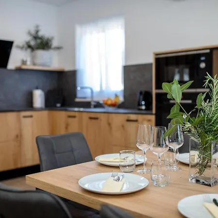 Apartma Stara Maslina Апартаменты Раб