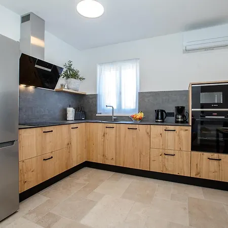 Apartma Stara Maslina Rab Town